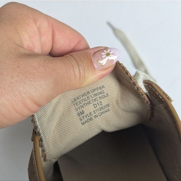 Tory Burch Murphy Sneakers Size 9 Tan Suede Patent Leather Logo Low Top Casual - Picture 11 of 11